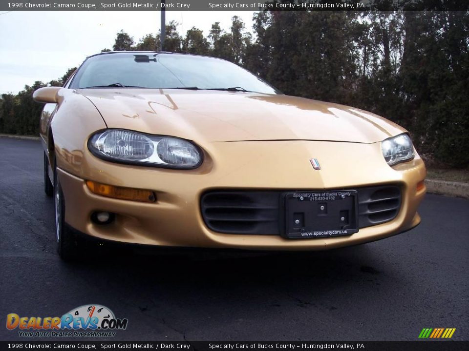 1998 Chevrolet Camaro Coupe Sport Gold Metallic / Dark Grey Photo #17