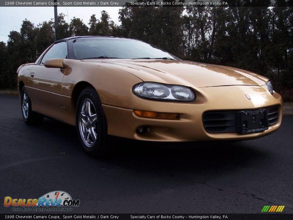 1998 Chevrolet Camaro Coupe Sport Gold Metallic / Dark Grey Photo #18