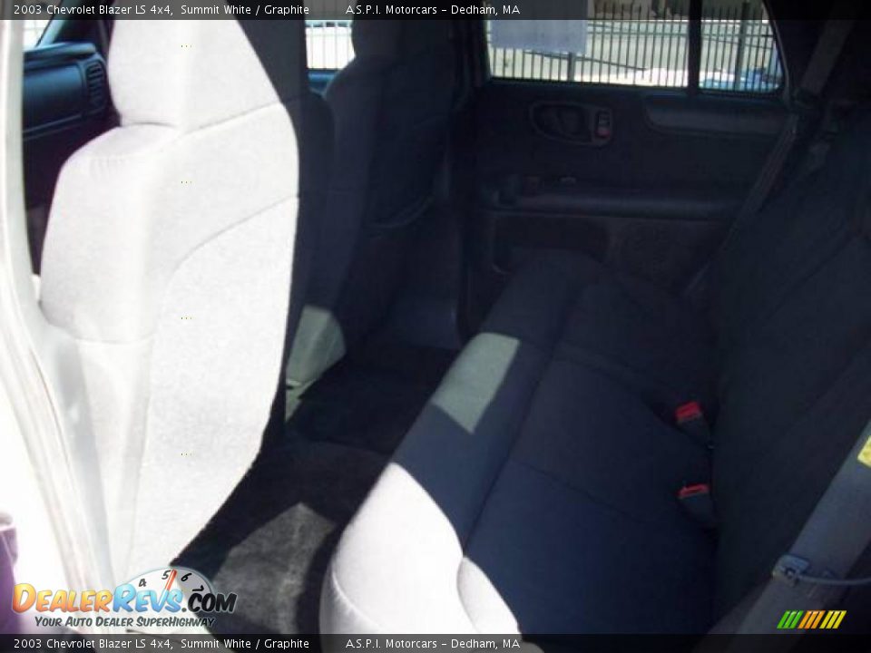 2003 Chevrolet Blazer LS 4x4 Summit White / Graphite Photo #10