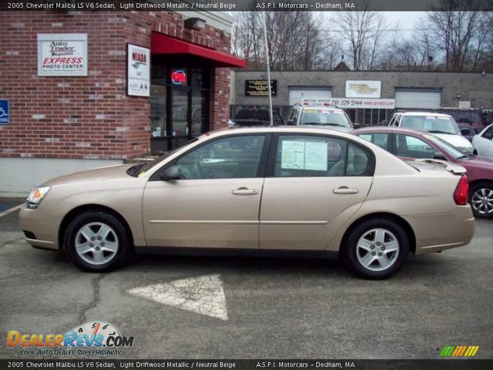 2005 Chevrolet Malibu LS V6 Sedan Light Driftwood Metallic / Neutral Beige Photo #2