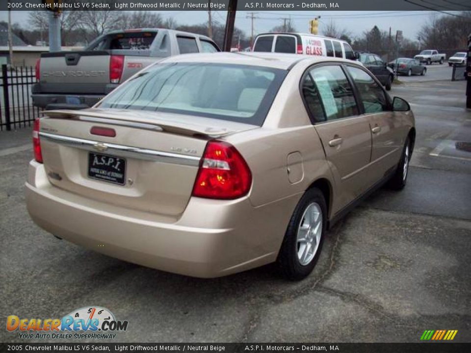 2005 Chevrolet Malibu LS V6 Sedan Light Driftwood Metallic / Neutral Beige Photo #5