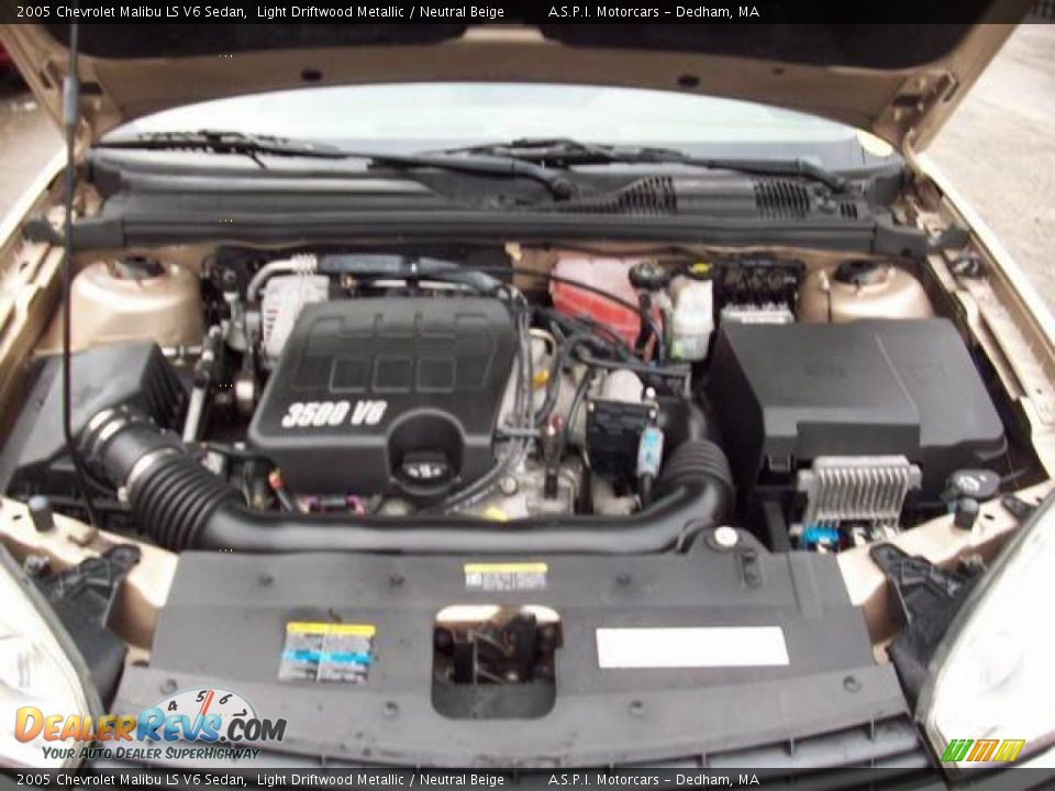 2005 Chevrolet Malibu LS V6 Sedan Light Driftwood Metallic / Neutral Beige Photo #9