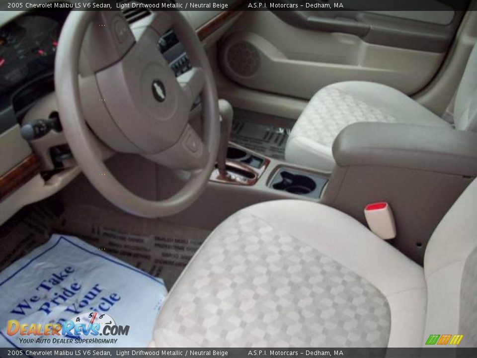 2005 Chevrolet Malibu LS V6 Sedan Light Driftwood Metallic / Neutral Beige Photo #10
