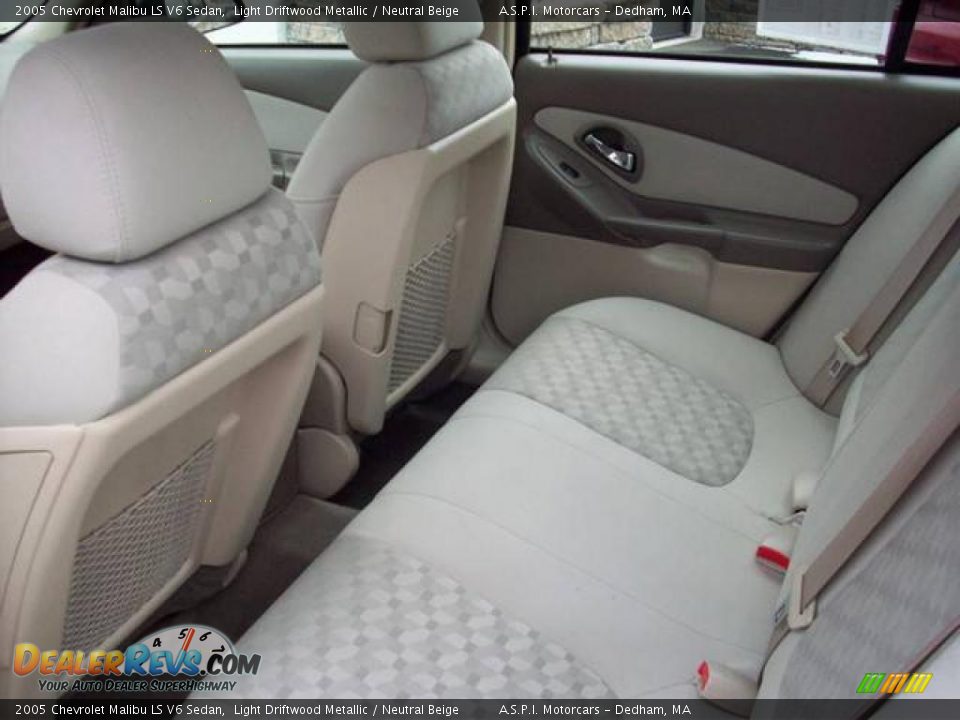 2005 Chevrolet Malibu LS V6 Sedan Light Driftwood Metallic / Neutral Beige Photo #12