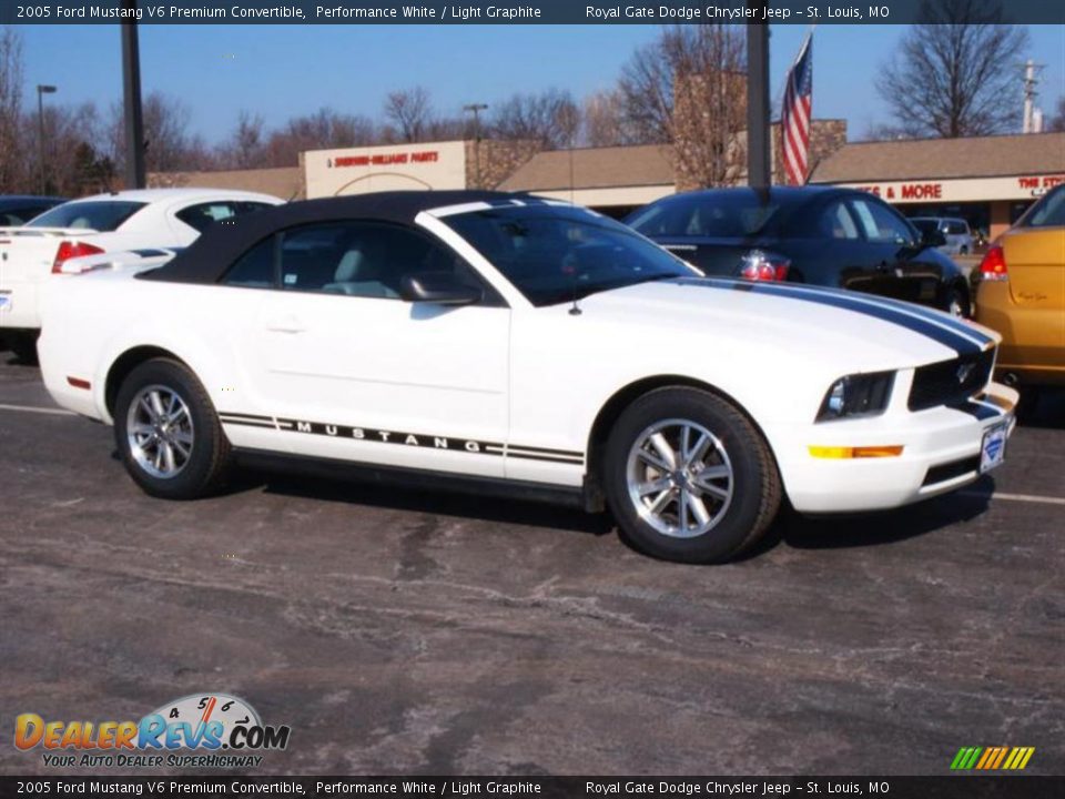 2005 Ford Mustang V6 Premium Convertible Performance White / Light Graphite Photo #2