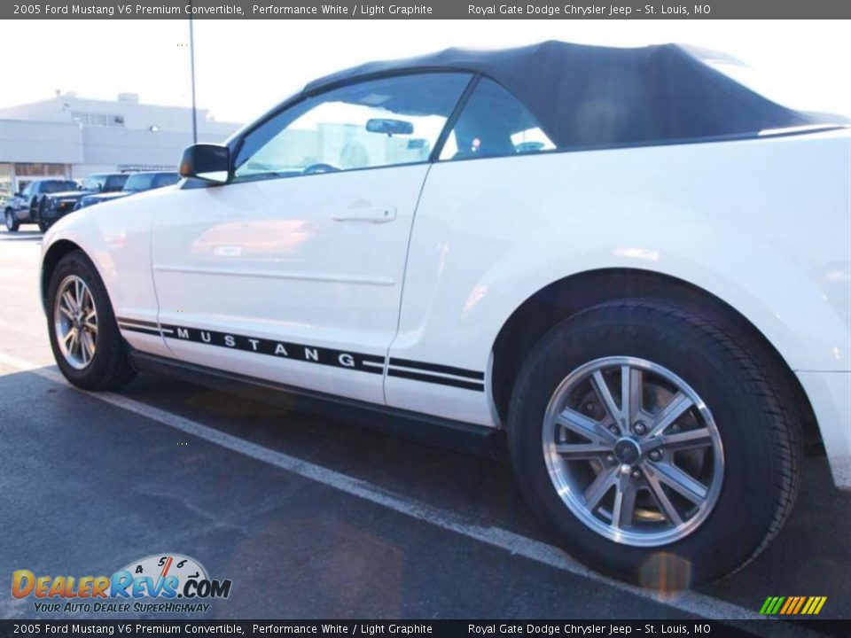 2005 Ford Mustang V6 Premium Convertible Performance White / Light Graphite Photo #4