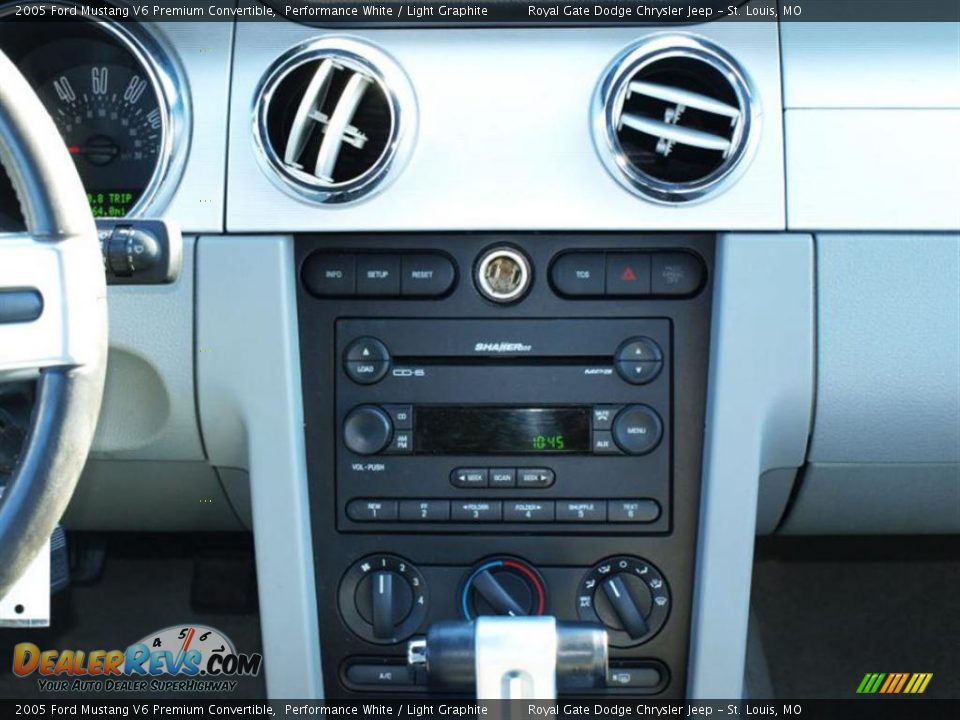 2005 Ford Mustang V6 Premium Convertible Performance White / Light Graphite Photo #12