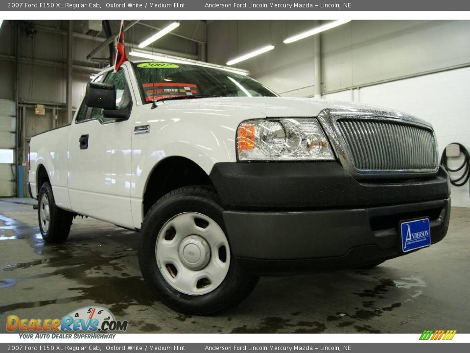 2007 Ford F150 XL Regular Cab Oxford White / Medium Flint Photo #1