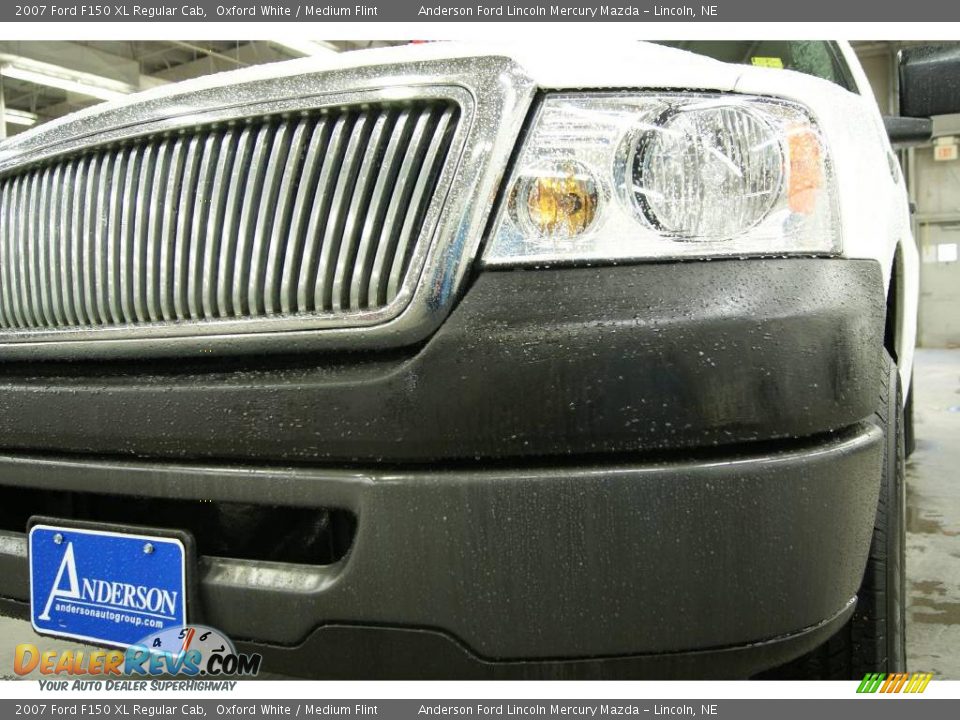 2007 Ford F150 XL Regular Cab Oxford White / Medium Flint Photo #4