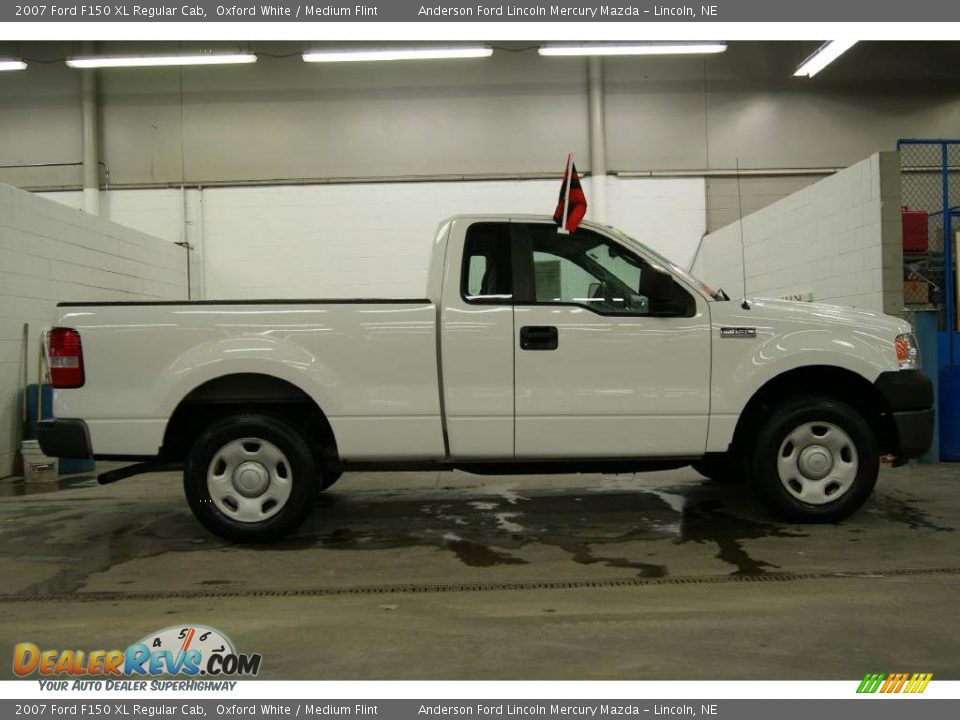 2007 Ford F150 XL Regular Cab Oxford White / Medium Flint Photo #5