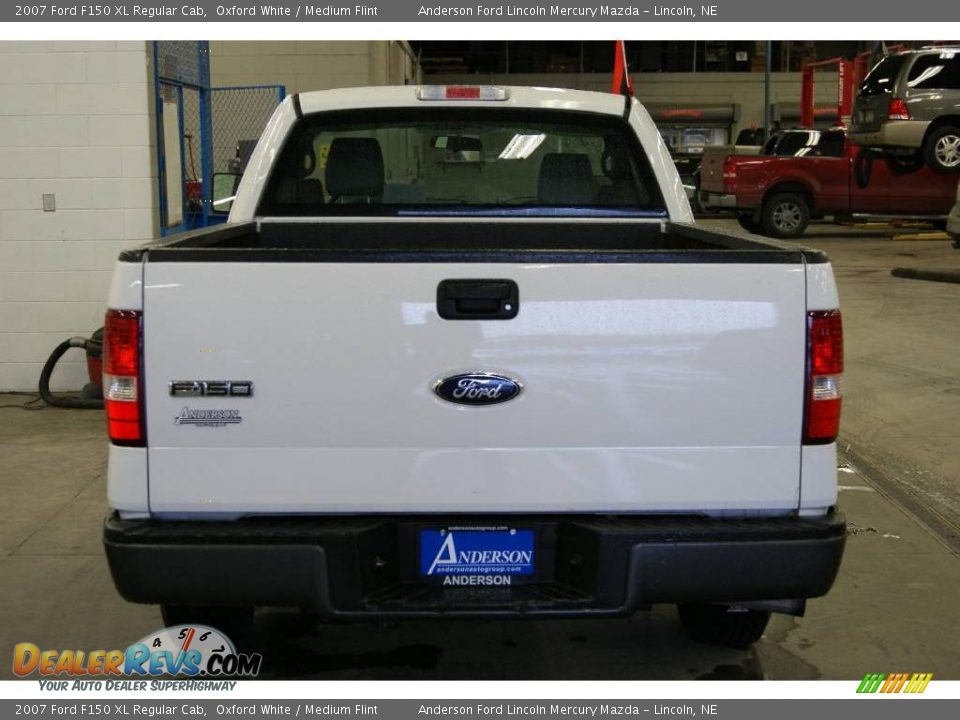 2007 Ford F150 XL Regular Cab Oxford White / Medium Flint Photo #8