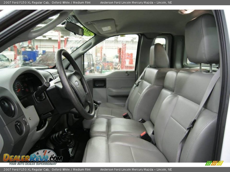 2007 Ford F150 XL Regular Cab Oxford White / Medium Flint Photo #13