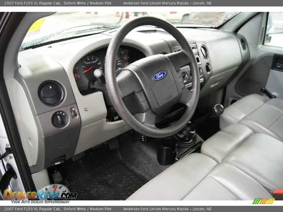 2007 Ford F150 XL Regular Cab Oxford White / Medium Flint Photo #14