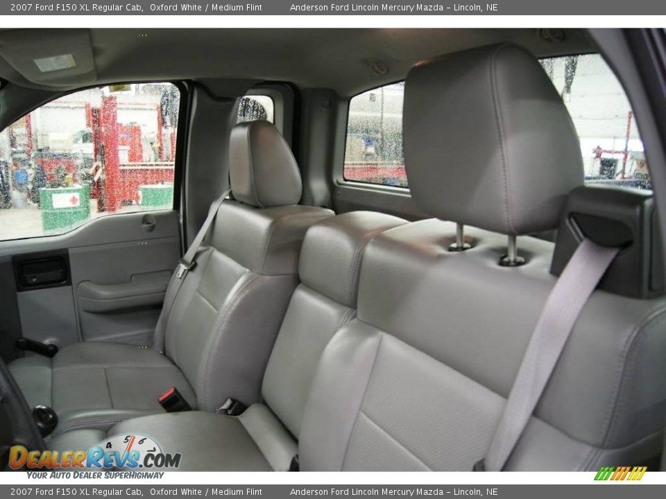 2007 Ford F150 XL Regular Cab Oxford White / Medium Flint Photo #15