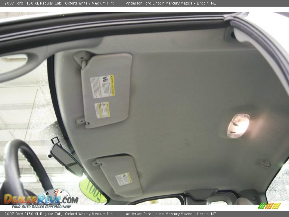 2007 Ford F150 XL Regular Cab Oxford White / Medium Flint Photo #22