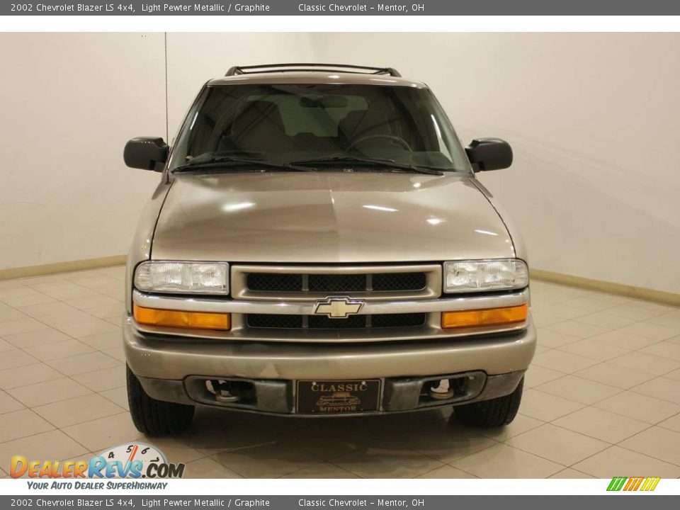 2002 Chevrolet Blazer LS 4x4 Light Pewter Metallic / Graphite Photo #2