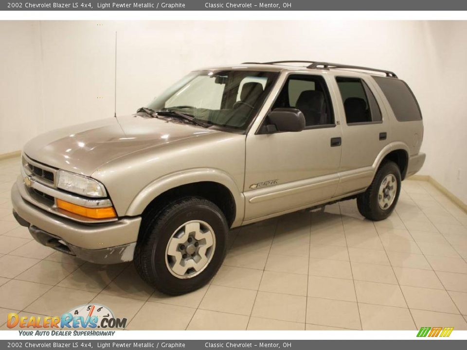 2002 Chevrolet Blazer LS 4x4 Light Pewter Metallic / Graphite Photo #3
