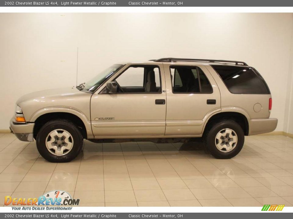 2002 Chevrolet Blazer LS 4x4 Light Pewter Metallic / Graphite Photo #4