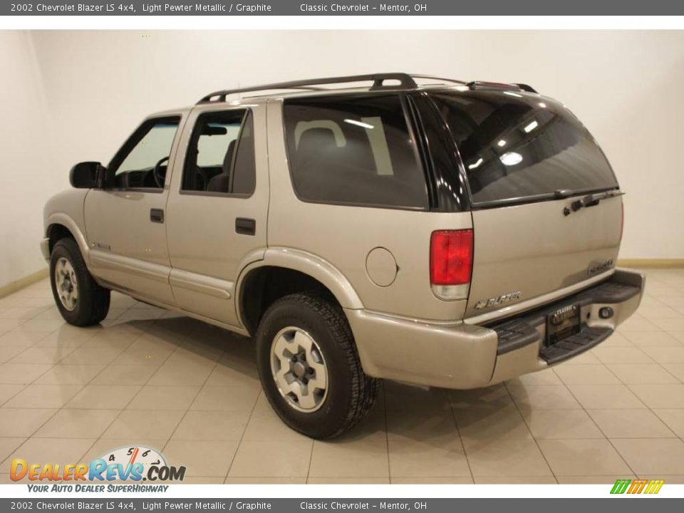 2002 Chevrolet Blazer LS 4x4 Light Pewter Metallic / Graphite Photo #5