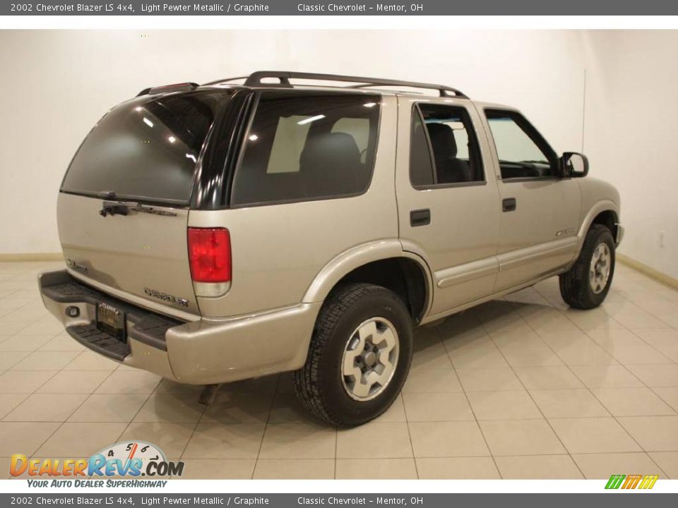2002 Chevrolet Blazer LS 4x4 Light Pewter Metallic / Graphite Photo #6