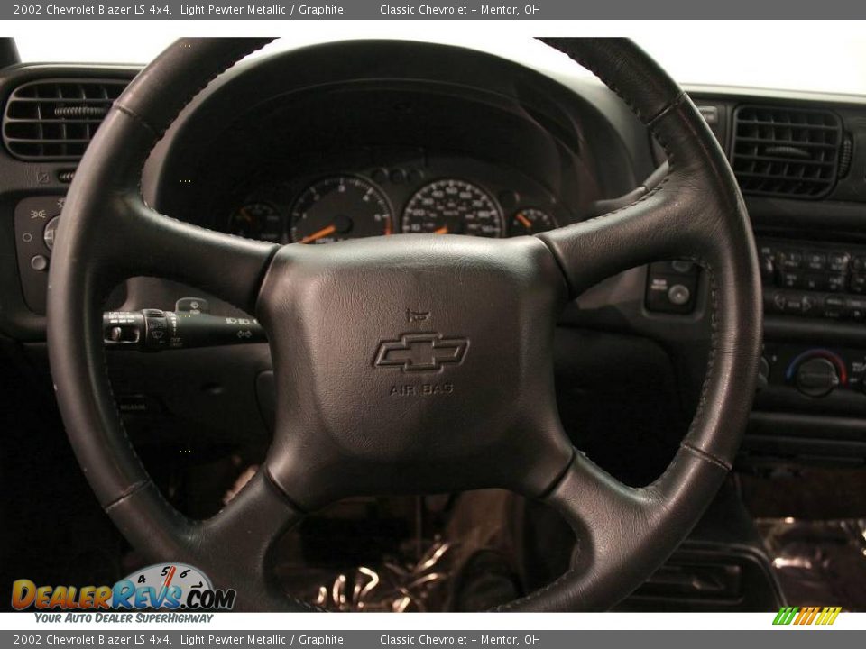 2002 Chevrolet Blazer LS 4x4 Light Pewter Metallic / Graphite Photo #9