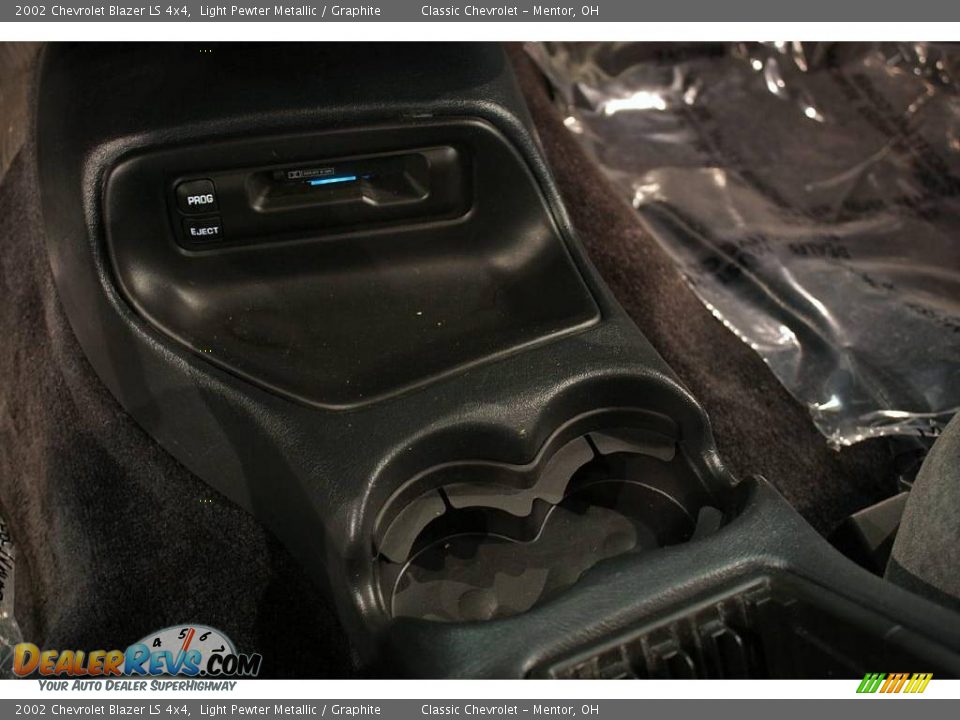 2002 Chevrolet Blazer LS 4x4 Light Pewter Metallic / Graphite Photo #12