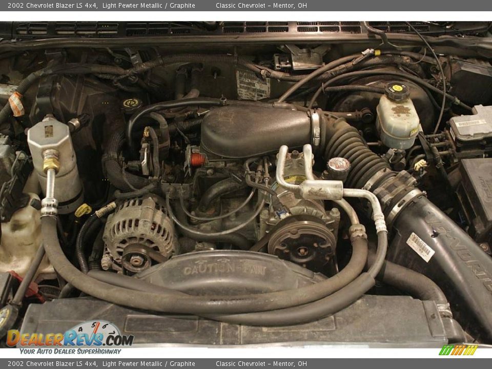 2002 Chevrolet Blazer LS 4x4 Light Pewter Metallic / Graphite Photo #17