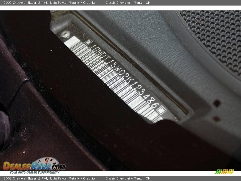 2002 Chevrolet Blazer LS 4x4 Light Pewter Metallic / Graphite Photo #19