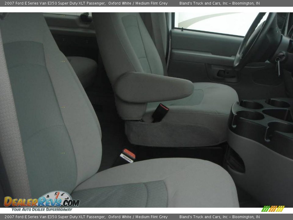 2007 Ford E Series Van E350 Super Duty XLT Passenger Oxford White / Medium Flint Grey Photo #4