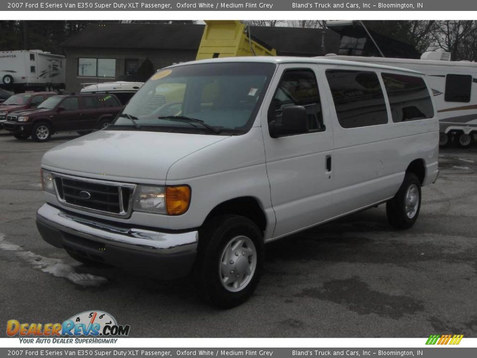 2007 Ford E Series Van E350 Super Duty XLT Passenger Oxford White / Medium Flint Grey Photo #5
