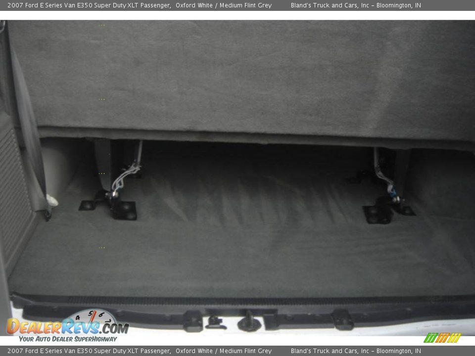 2007 Ford E Series Van E350 Super Duty XLT Passenger Oxford White / Medium Flint Grey Photo #8