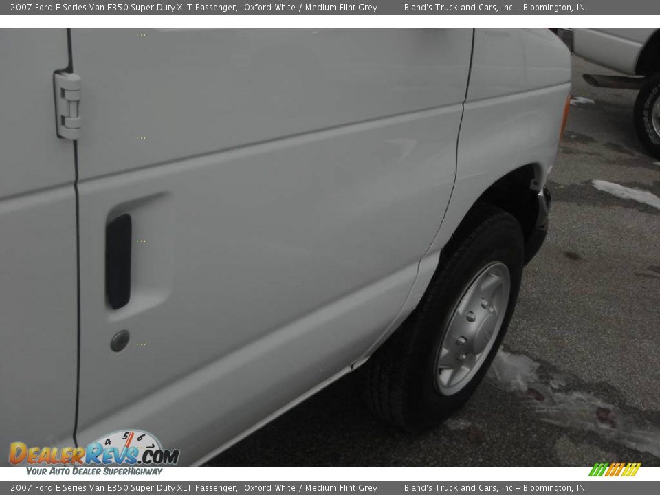 2007 Ford E Series Van E350 Super Duty XLT Passenger Oxford White / Medium Flint Grey Photo #11