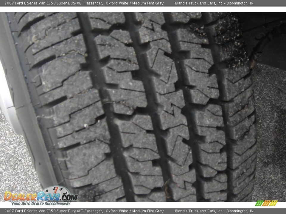 2007 Ford E Series Van E350 Super Duty XLT Passenger Oxford White / Medium Flint Grey Photo #16