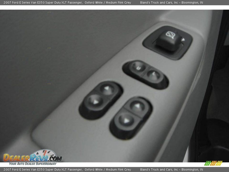 2007 Ford E Series Van E350 Super Duty XLT Passenger Oxford White / Medium Flint Grey Photo #18