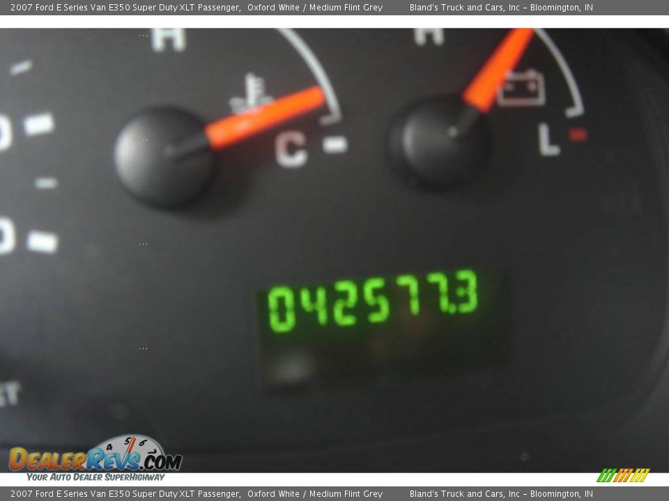 2007 Ford E Series Van E350 Super Duty XLT Passenger Oxford White / Medium Flint Grey Photo #22