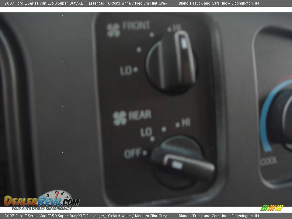 2007 Ford E Series Van E350 Super Duty XLT Passenger Oxford White / Medium Flint Grey Photo #23
