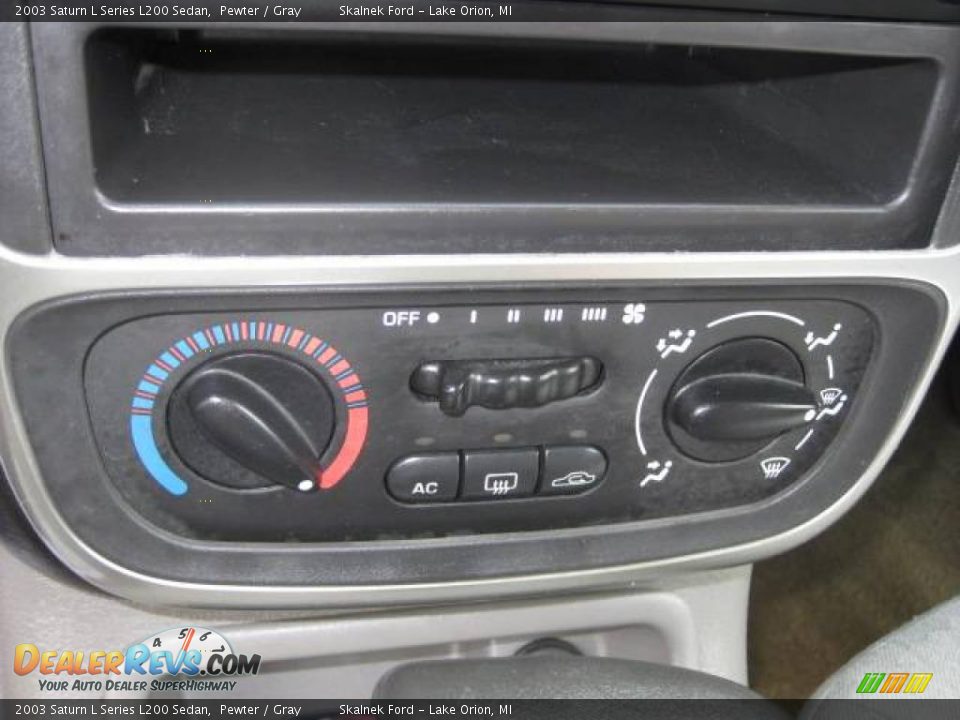 2003 Saturn L Series L200 Sedan Pewter / Gray Photo #28