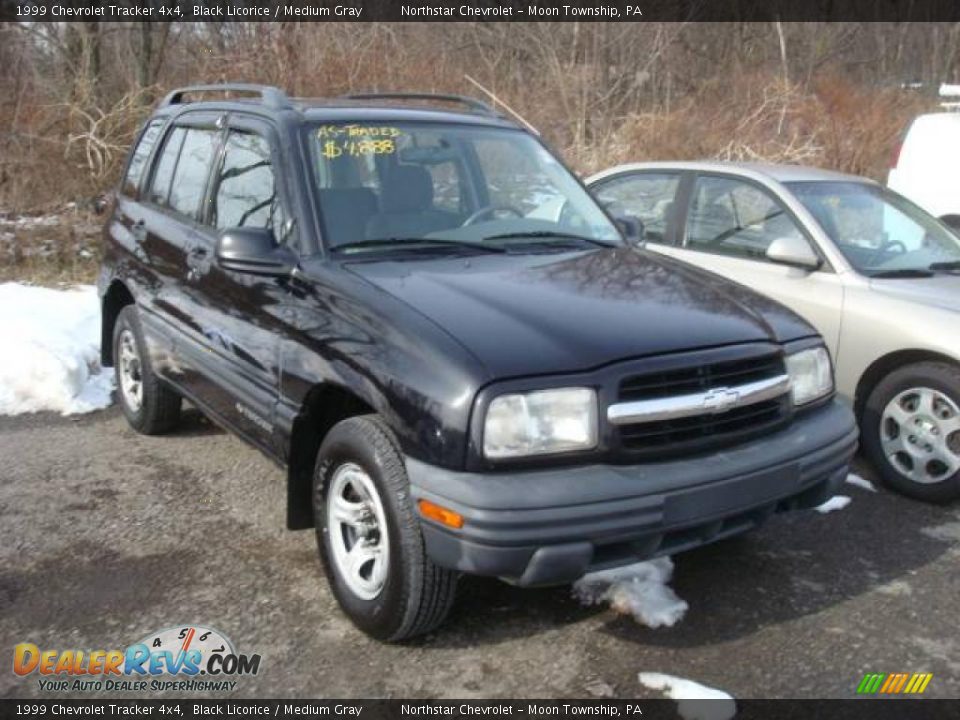 1999 Chevrolet Tracker 4x4 Black Licorice / Medium Gray Photo #1