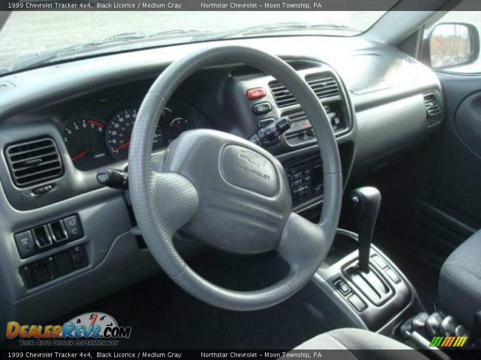 1999 Chevrolet Tracker 4x4 Black Licorice / Medium Gray Photo #6