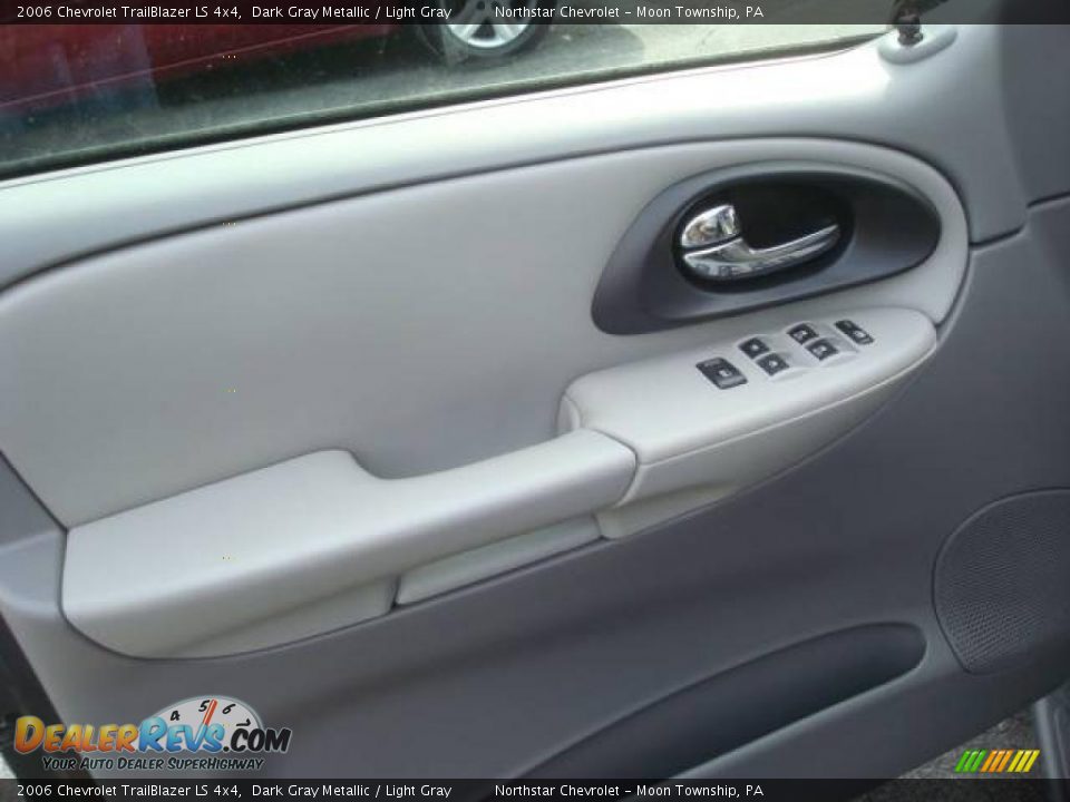 2006 Chevrolet TrailBlazer LS 4x4 Dark Gray Metallic / Light Gray Photo #14