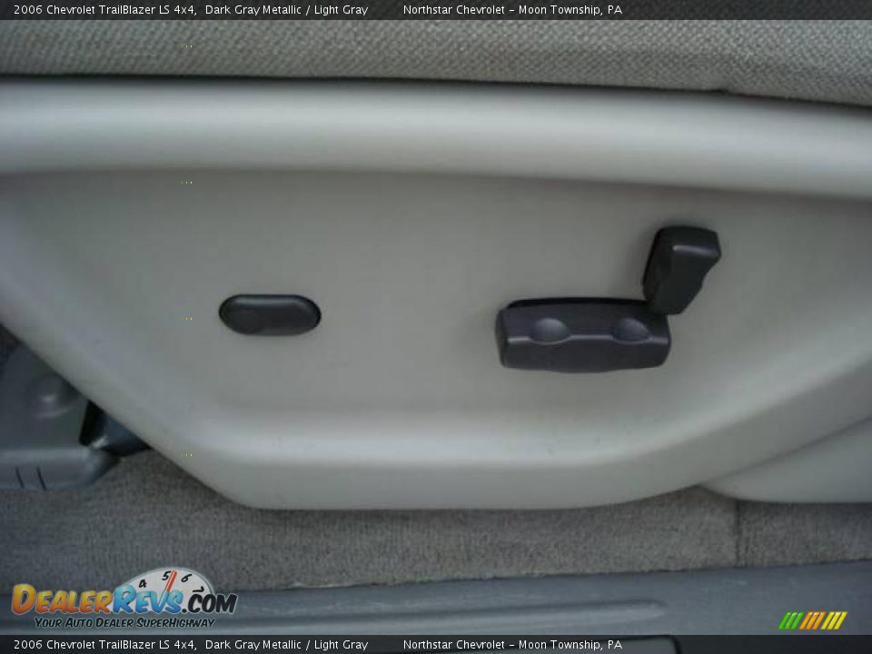 2006 Chevrolet TrailBlazer LS 4x4 Dark Gray Metallic / Light Gray Photo #15