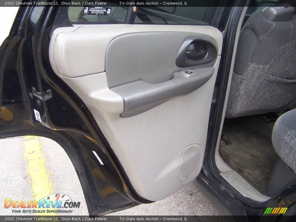 2002 Chevrolet TrailBlazer LS Onyx Black / Dark Pewter Photo #15