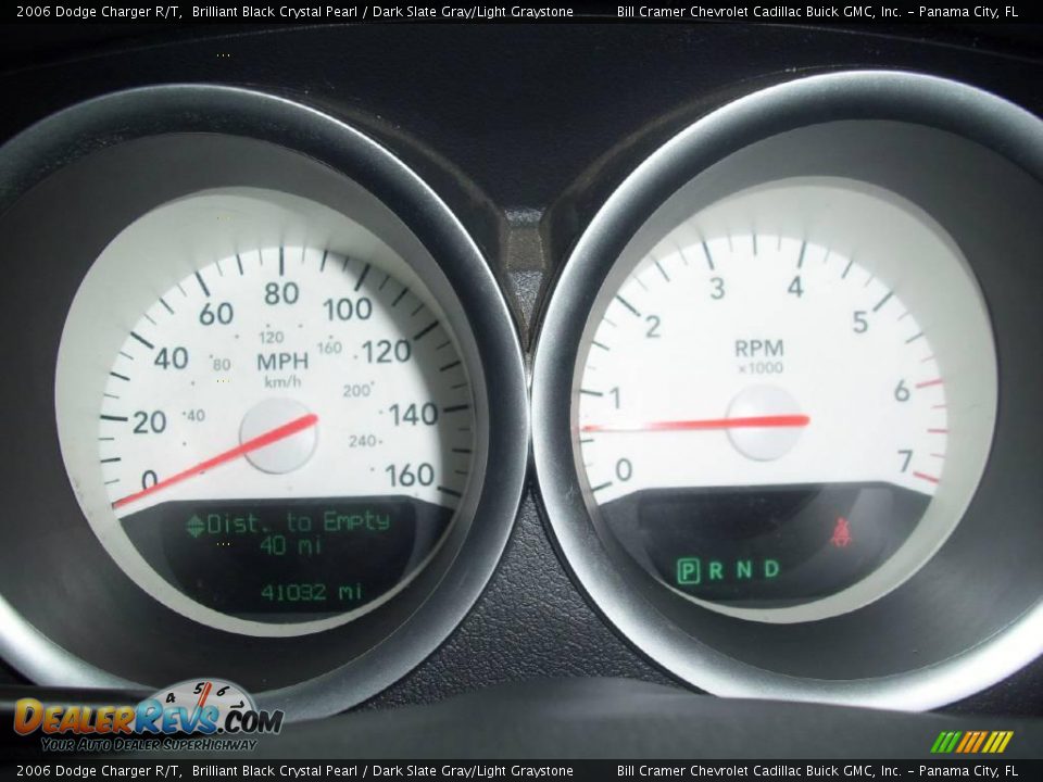2006 Dodge Charger R/T Brilliant Black Crystal Pearl / Dark Slate Gray/Light Graystone Photo #5