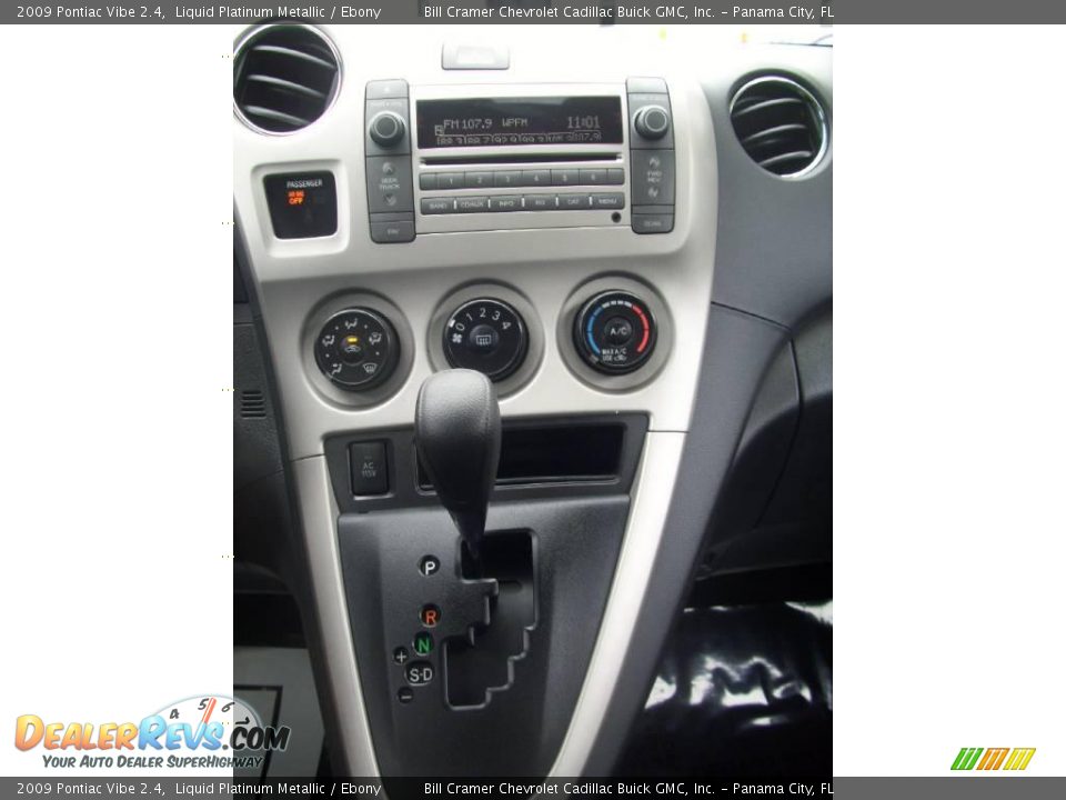 2009 Pontiac Vibe 2.4 Liquid Platinum Metallic / Ebony Photo #6