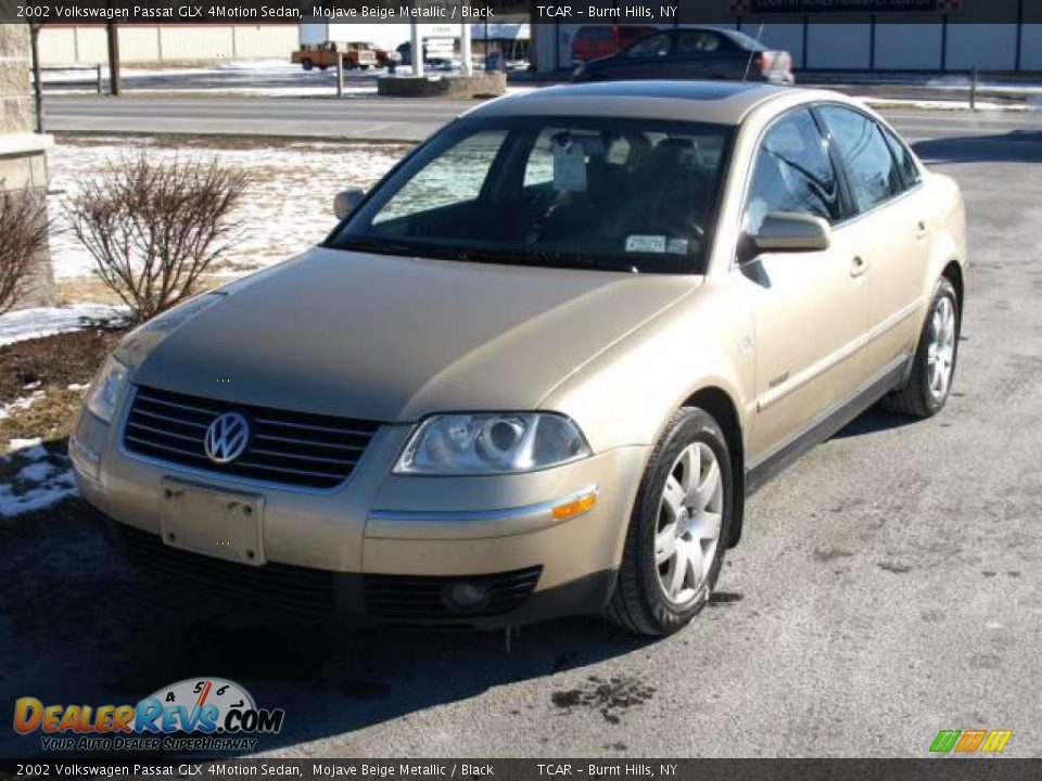 2002 Volkswagen Passat GLX 4Motion Sedan Mojave Beige Metallic / Black Photo #2