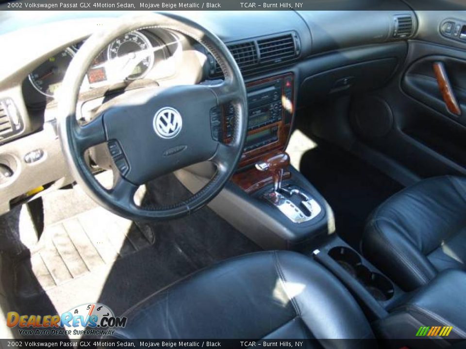 2002 Volkswagen Passat GLX 4Motion Sedan Mojave Beige Metallic / Black Photo #8
