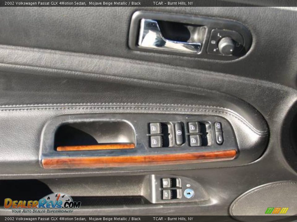 2002 Volkswagen Passat GLX 4Motion Sedan Mojave Beige Metallic / Black Photo #10