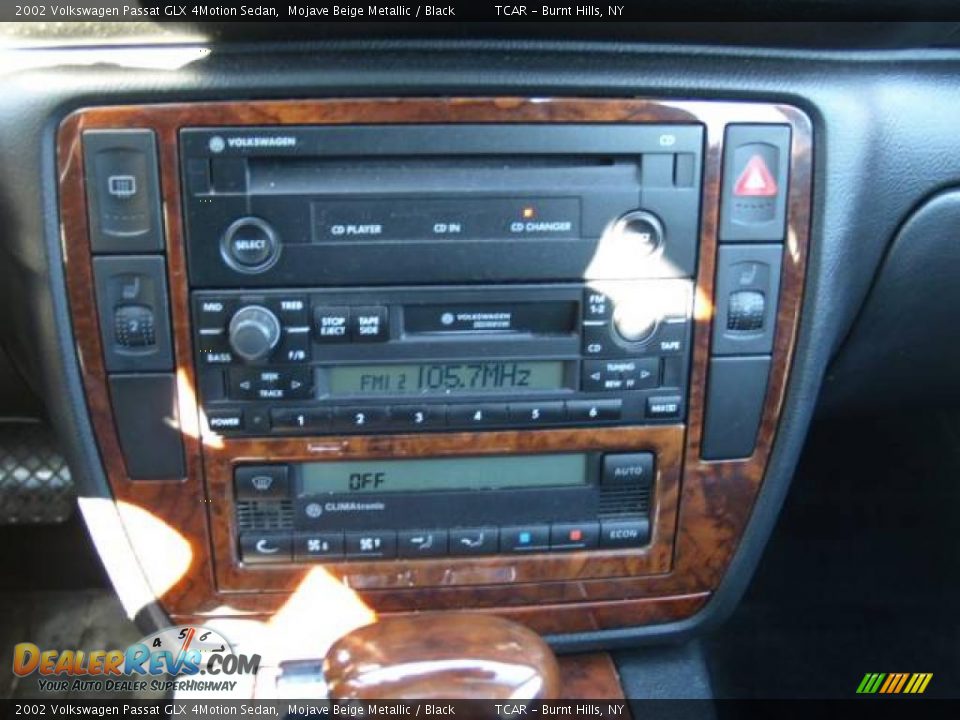 2002 Volkswagen Passat GLX 4Motion Sedan Mojave Beige Metallic / Black Photo #12