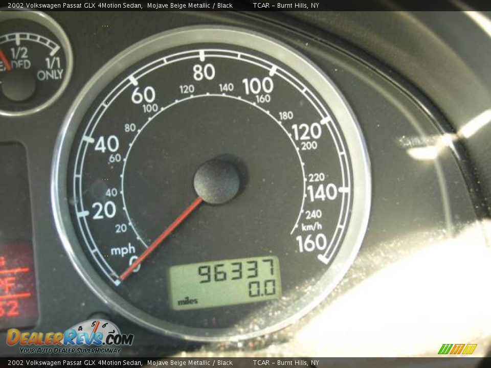 2002 Volkswagen Passat GLX 4Motion Sedan Mojave Beige Metallic / Black Photo #13