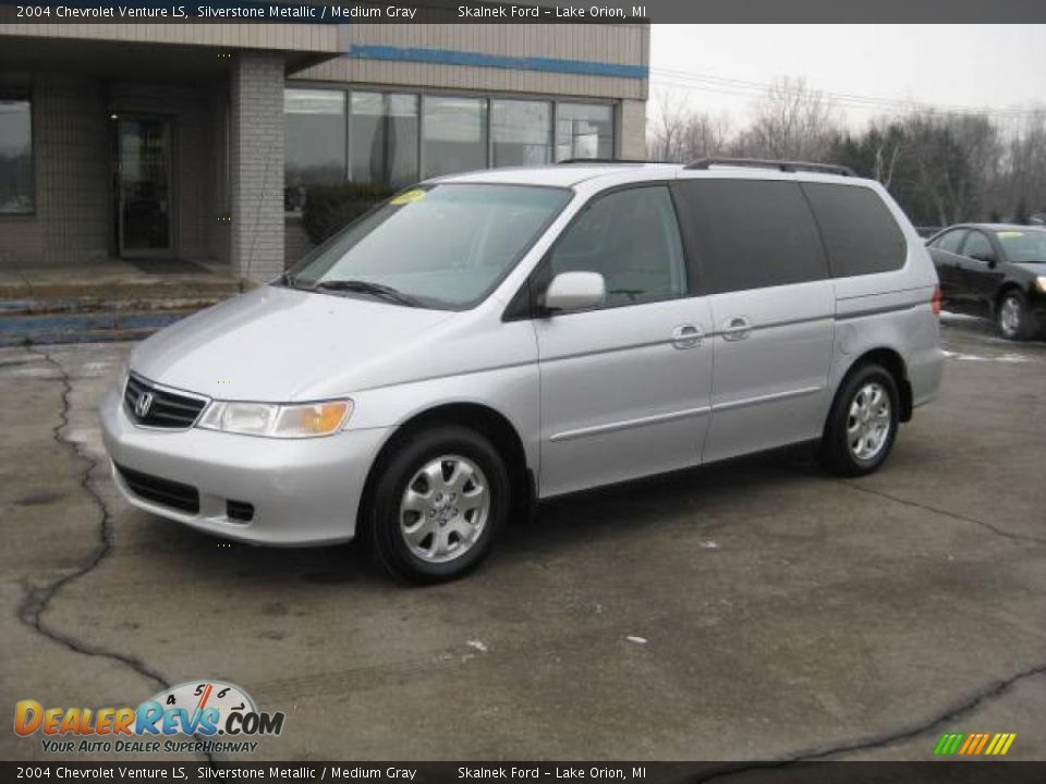 2004 Chevrolet Venture LS Silverstone Metallic / Medium Gray Photo #2